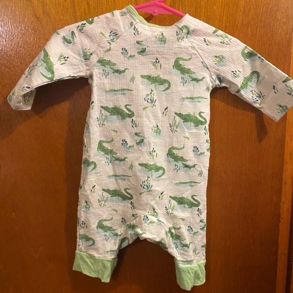 Alligator Angel Dear outfit - Picture 2 of 4